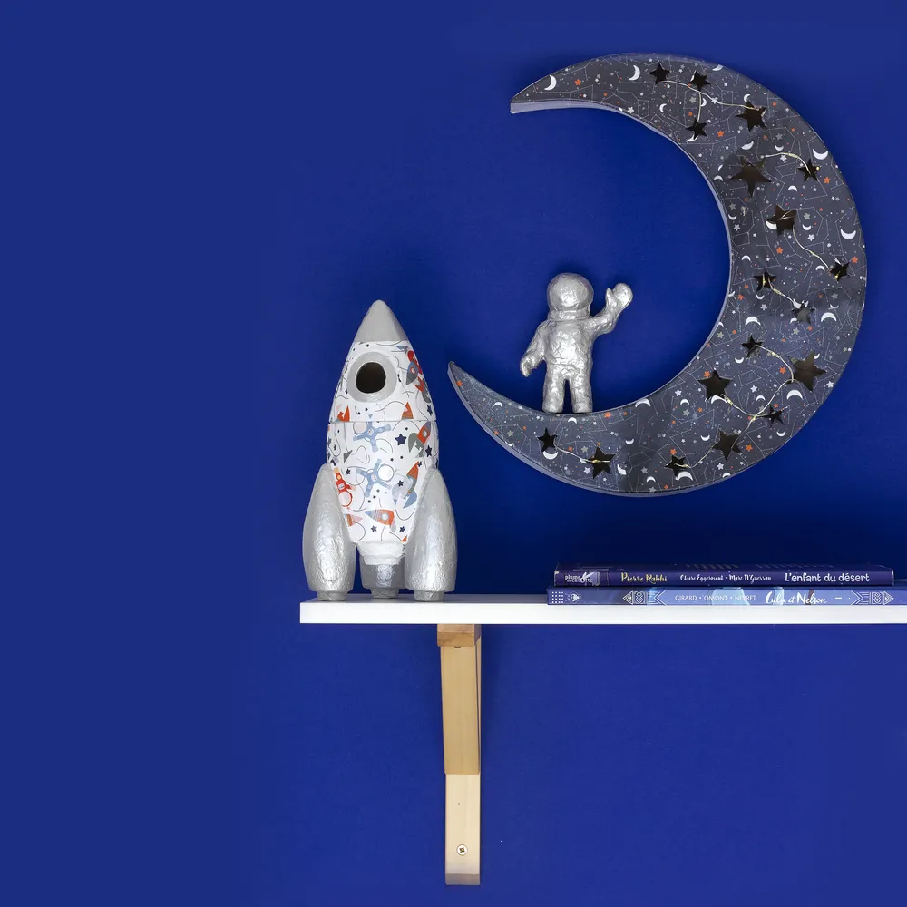 Boîte fusée en papier mâché H22,5 cm