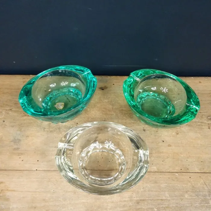 Cendrier en cristal moulé ovale vert - Le palais des bricoles
