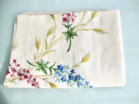 Nappe à thé brodée main